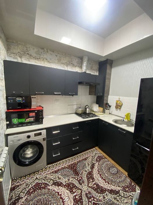 Bez makler 2 xona 3 xona qilingan uy arendaga barcha sharoitlar bor