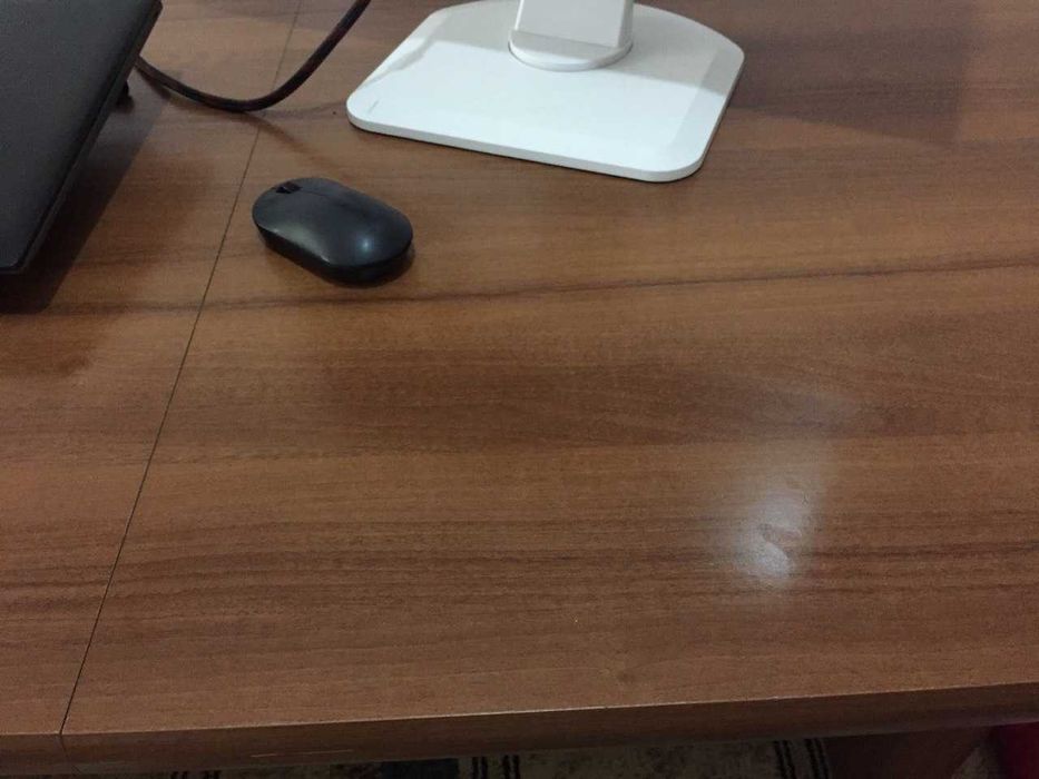 Стол в идеальном состоянии