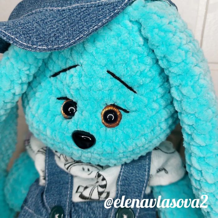 Плюшевый зайка/заяц (игрушка)