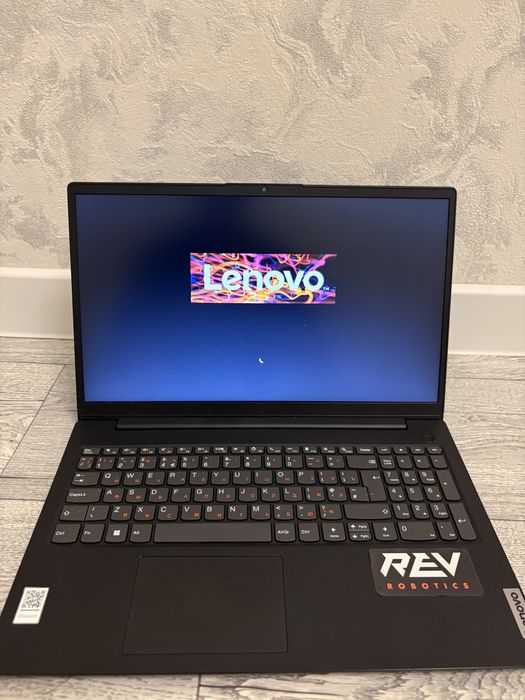 Ноутбук Lenovo IdeaPad 1 15.6" / 8 Гб / SSD 256 Гб / Windows 11