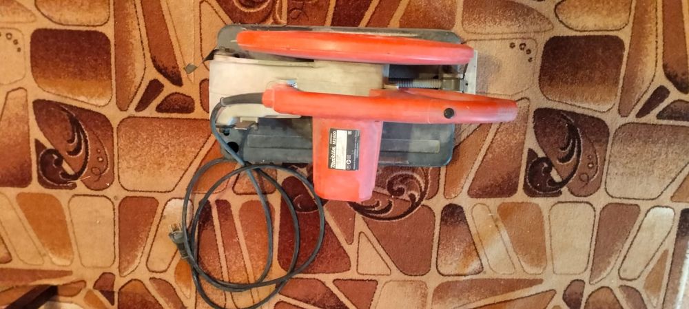 Продам торцовочная пила