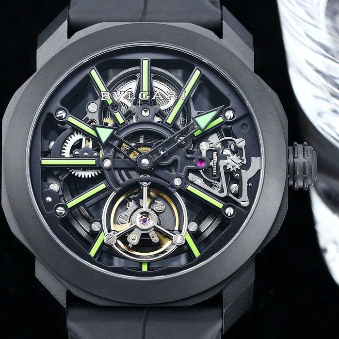 Мъжки часовник BVLGARI Octo Roma с автоматичен механизъм