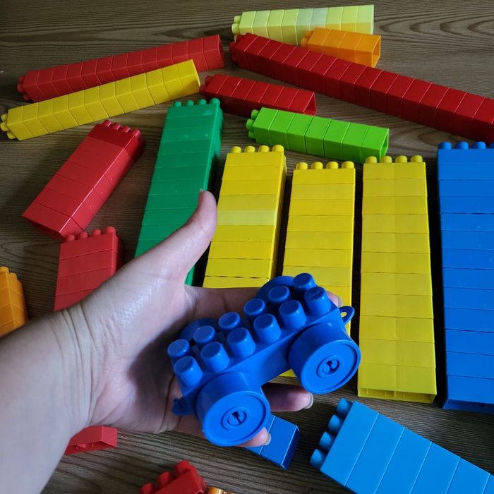 Joc/lot/set jucarii tip blocuri/piese/caramizi/cuburi de construit