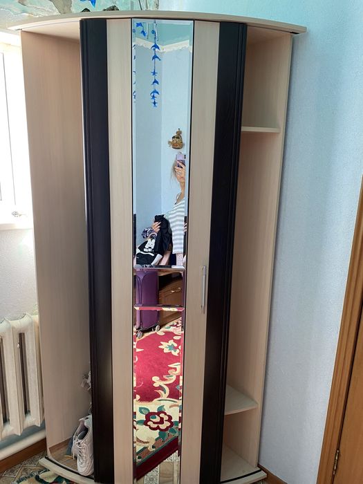 СРОЧНО ПРОДАМ Раздвижной шкаф