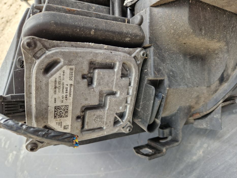Far dreapta bixenon complet BMW 320i cupe