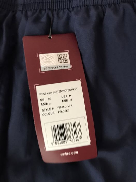 Къси панталонки и долнища на West Ham