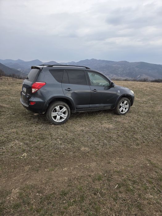 Toyota rav4.22d...    177 cp