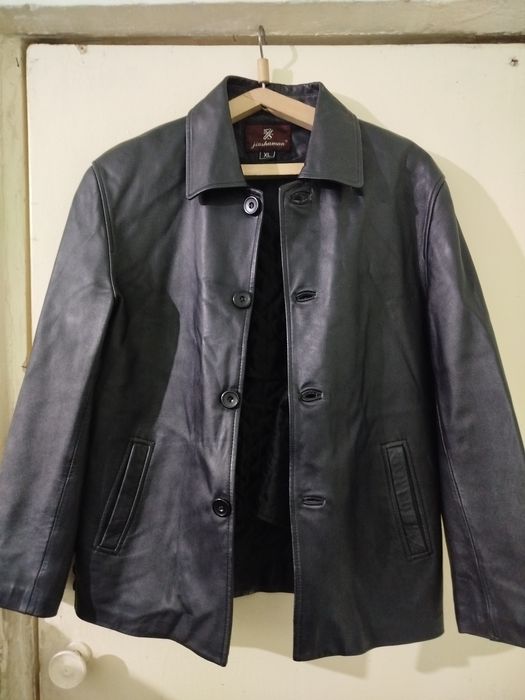 Продам кожаные куртки.