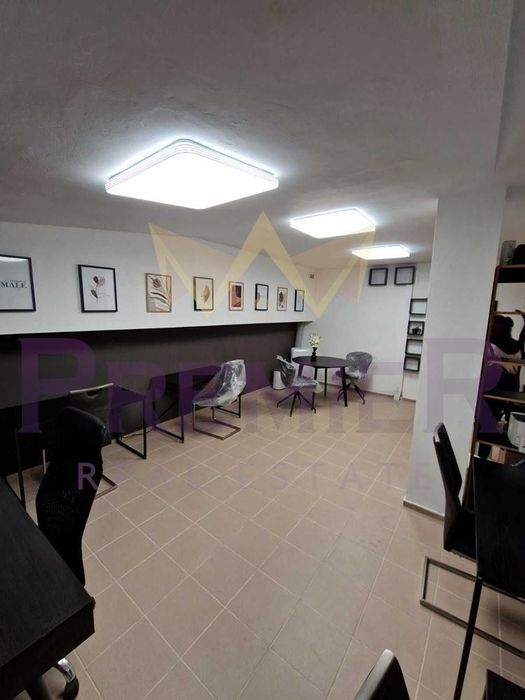 Дава се под наем Магазин в Варна, Център - 25 кв.м за 280.5 € - Снимка #1