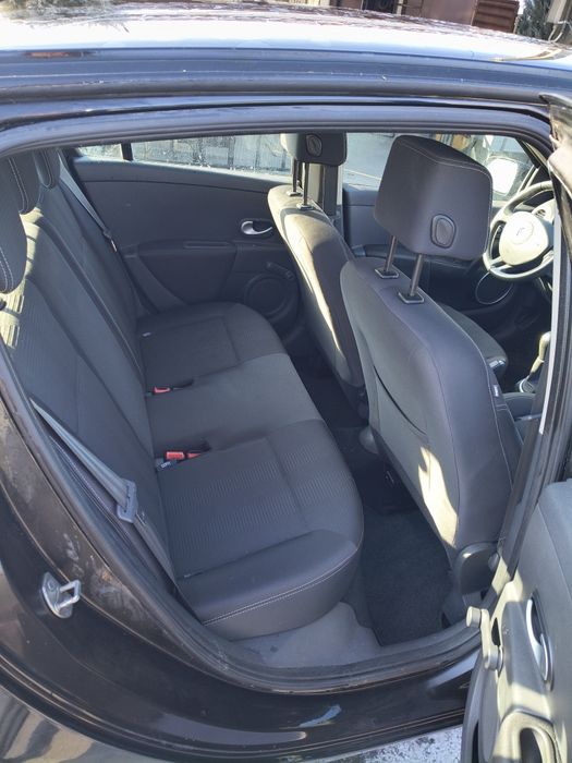 Vând Renault Clio 2011