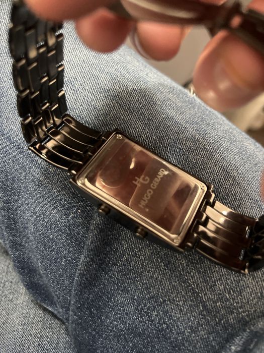 LED дизайнерски часовник Hugo Boss – рядък модел”