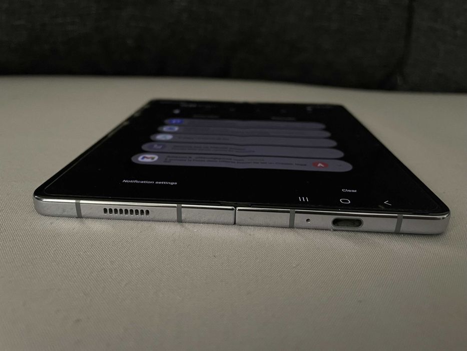 Samsung Galaxy Z Fold 5 - Отличен