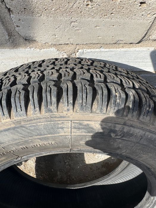 Шины 205/70/16 всесезонные.