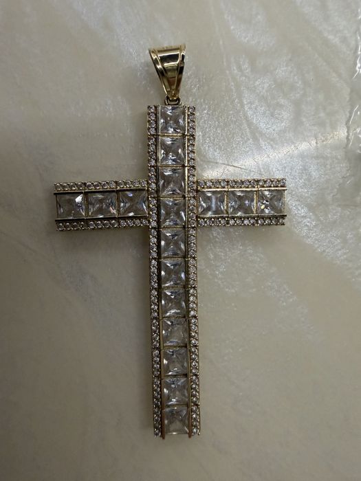 Cruce 14k.Nu a fost purtata niciodata.