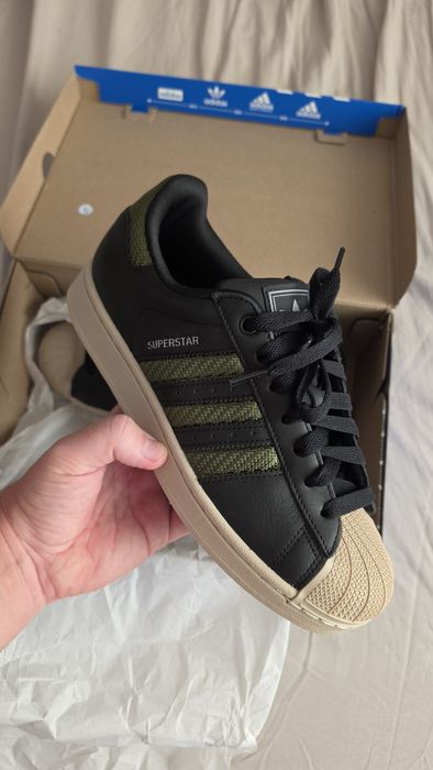 Adidas Superstar 42.5 noi in cutie din piele *nike*puma*hooka*reebok*fila
