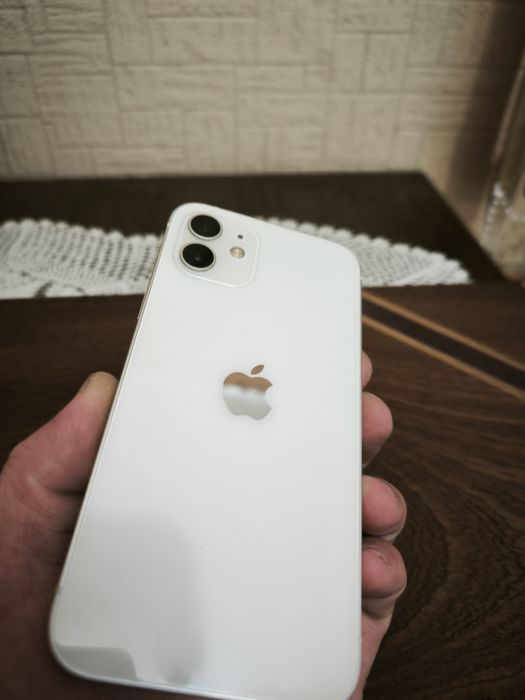 Iphone 12 бял. Автентичен, безупречен !