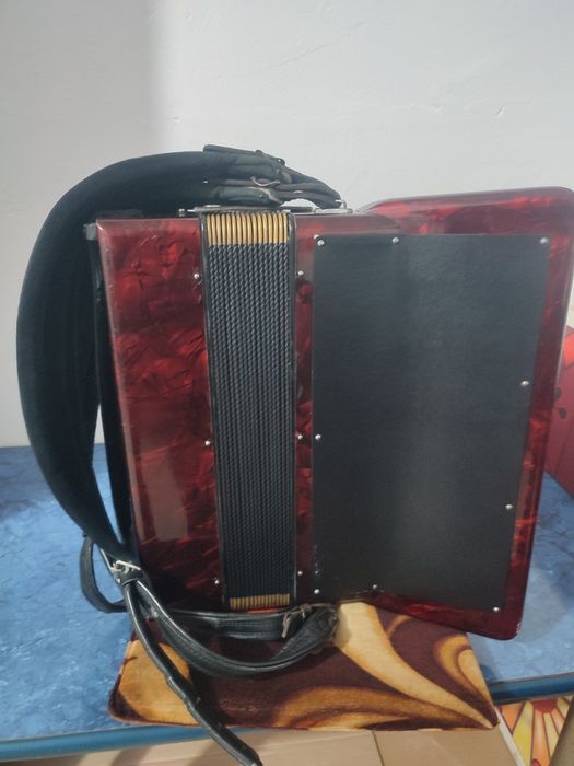 Vând Acordeon Hohner Verdi 2