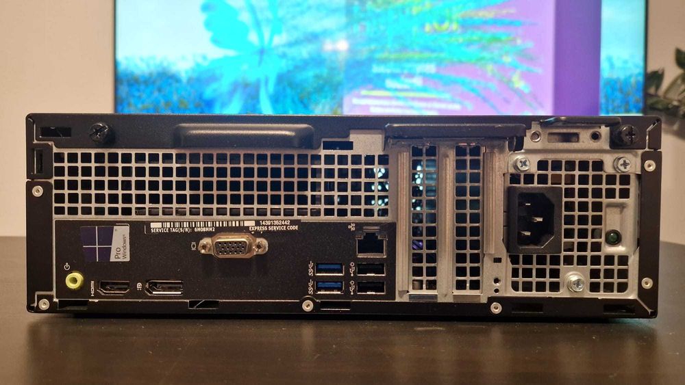 Vand  unitate Dell OptiPlex 3050 si un Monitor Dell 24"