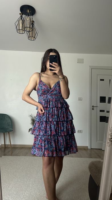 Rochie cu volane