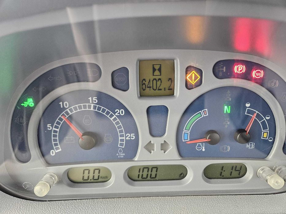 vand tractor new holland T7030