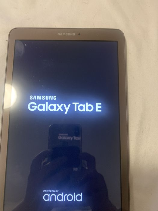 Vand tableta samsung tab e