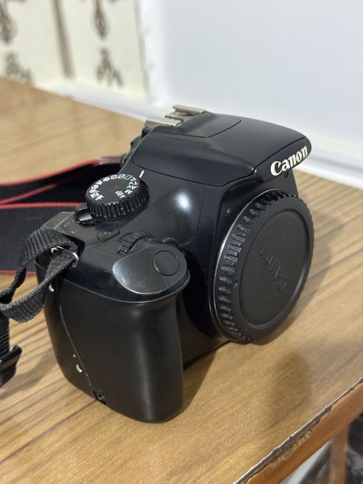 Canon EOS 1100 D body