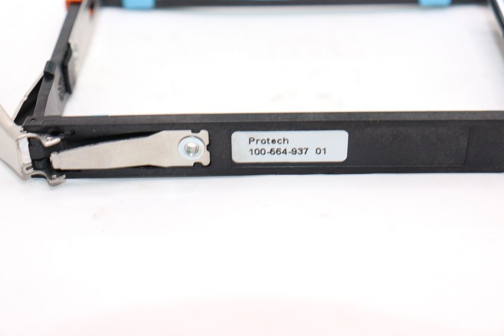 Caddy SAS 2.5" + Interposer Server Dell EMC VNX/VNXe Protech 1 0 0 - 5 6 4 - 9 3 7 /3 0 3 - 1 0 6 - 0 0 2 d 
100-564-937
100-564-937