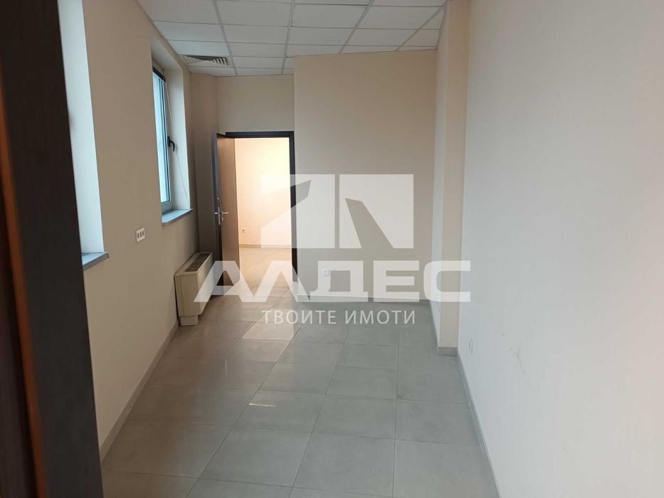 Продава се многофункционален офис в Полигона!