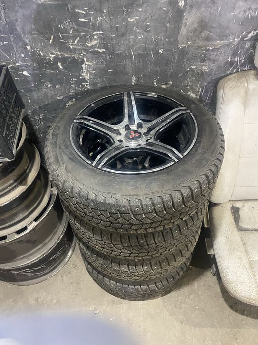 Продам диски с шинами на 15