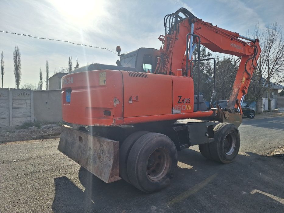 Экскаватор Хитачи зх160.