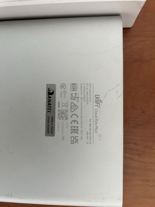 Продам UniFi контроллер