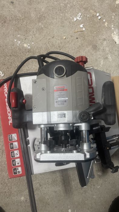 Фрезер вертикальный CROWM 1400W