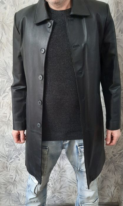 Продам кожаный сюртук.