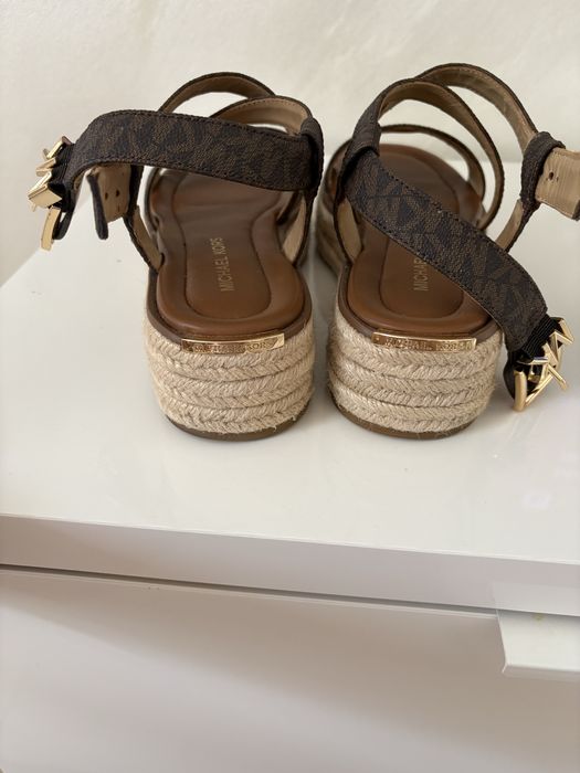Сандалии Michael Kors