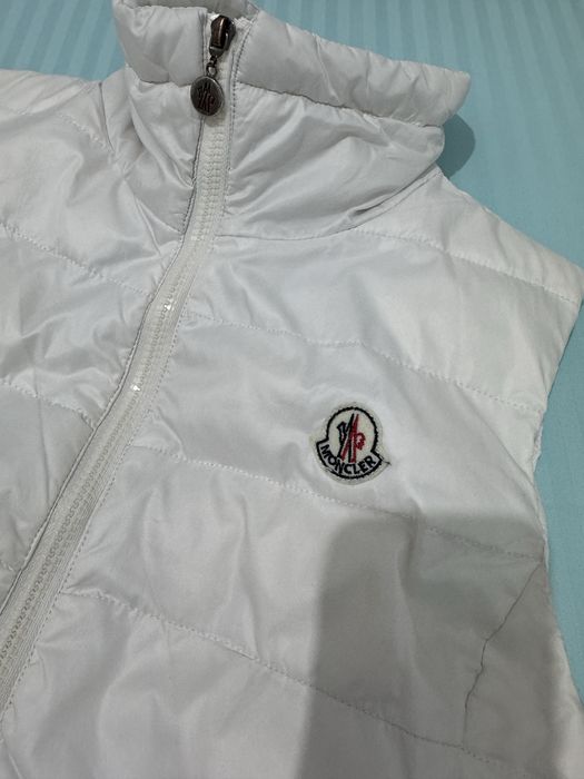 Безрукавка от Moncler