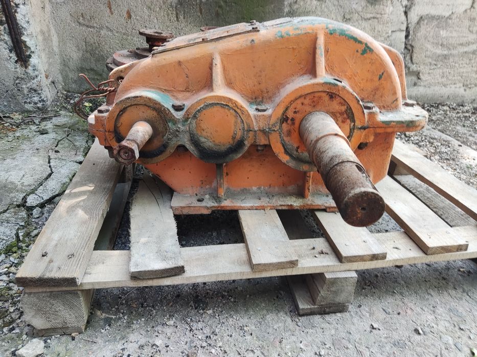 Продам большой Редуктор