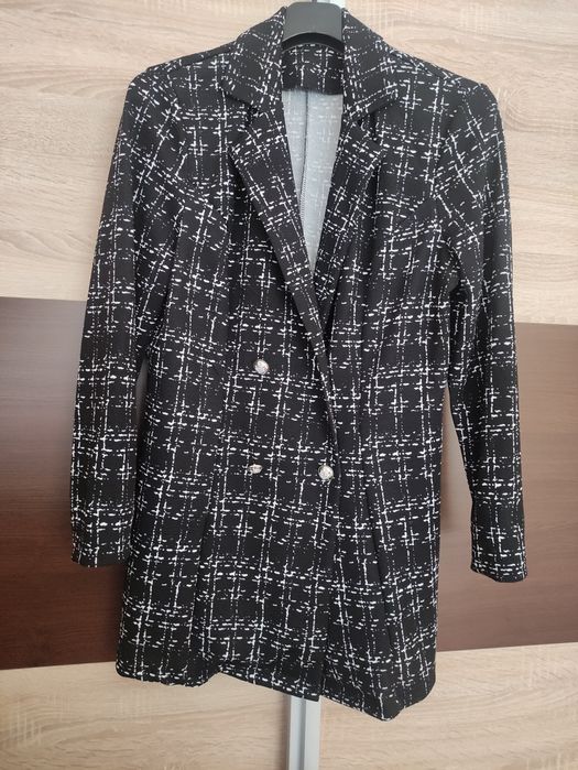 Дамски сако М/Л
М/Л/10лв.д
Без забележки.