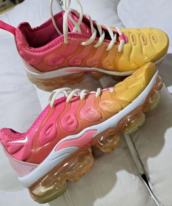 Nike Air Vapormax Plus pink оригинални дамски сникърси 38. Номер