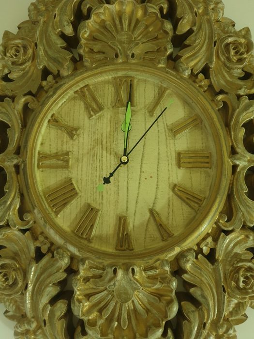 Соат сотилади ёгочдан орех