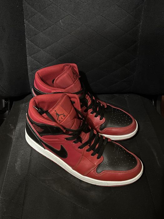 Air jordan 1 mid reversed bred