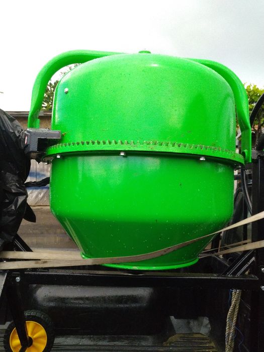 Betoniera mică 180 litri