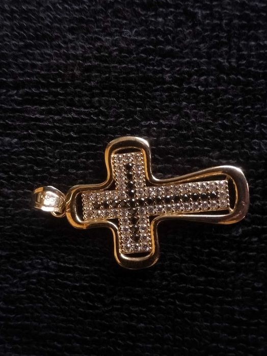 Pandantiv / cruciulita aur 14k , 2.6 grame