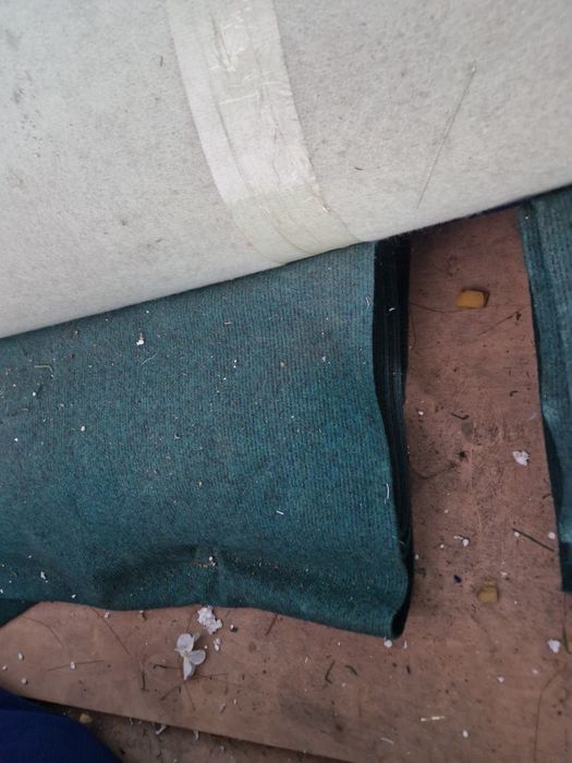 Продаётся ковролан, дорожки, газон.