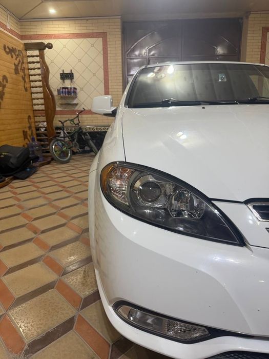 Gentra ideal xolatda 3 poz