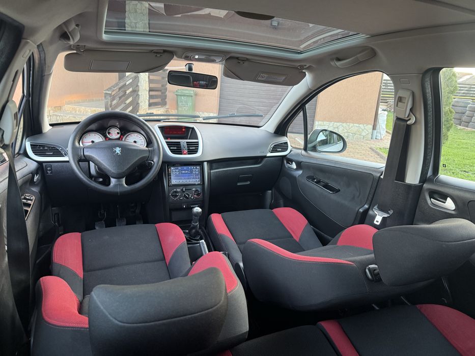 PEUGEOT 207 1.4i* 95cp* 2010* Impecabil!!!