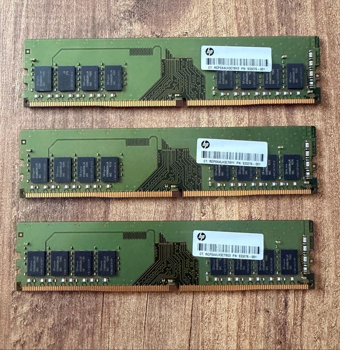 3 бр. RAM памет SK Hynix 8GB DDR4 2666MHz