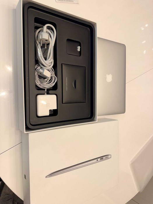 Apple MacBook Air 13"