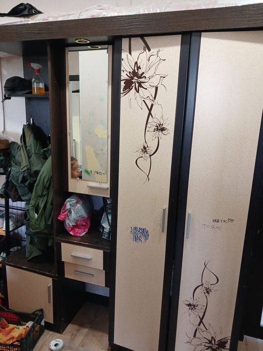 Отдам шкаф и кровать