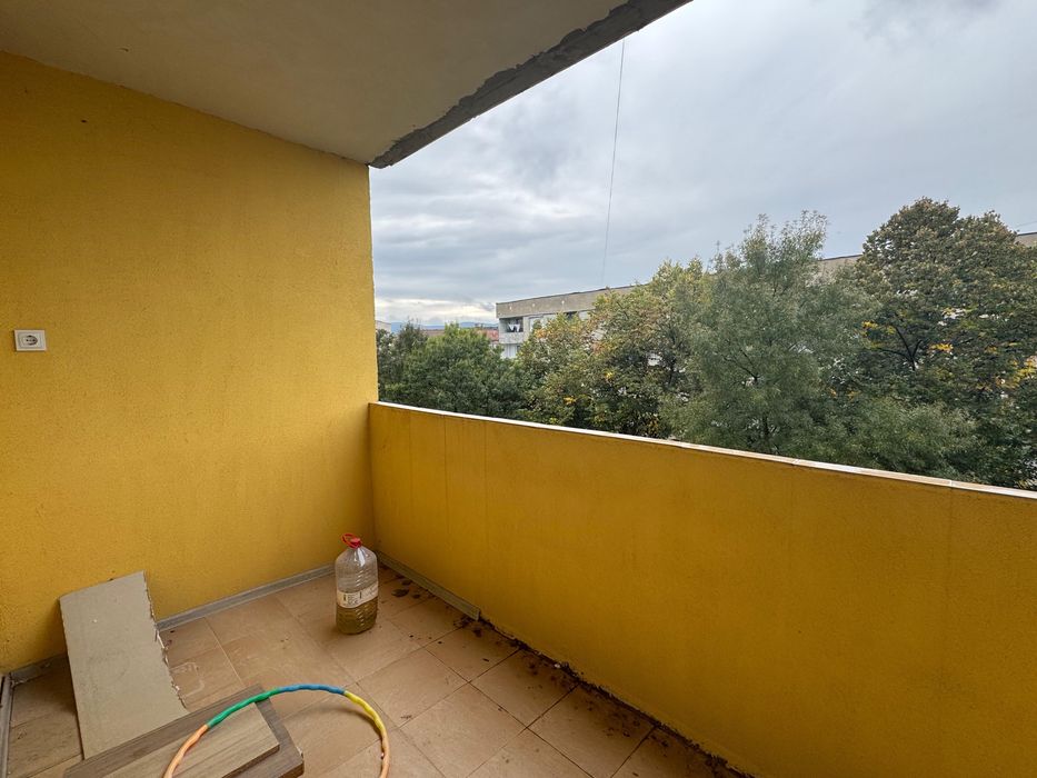 Четиристаен Тухлен Апартамент , Солигена