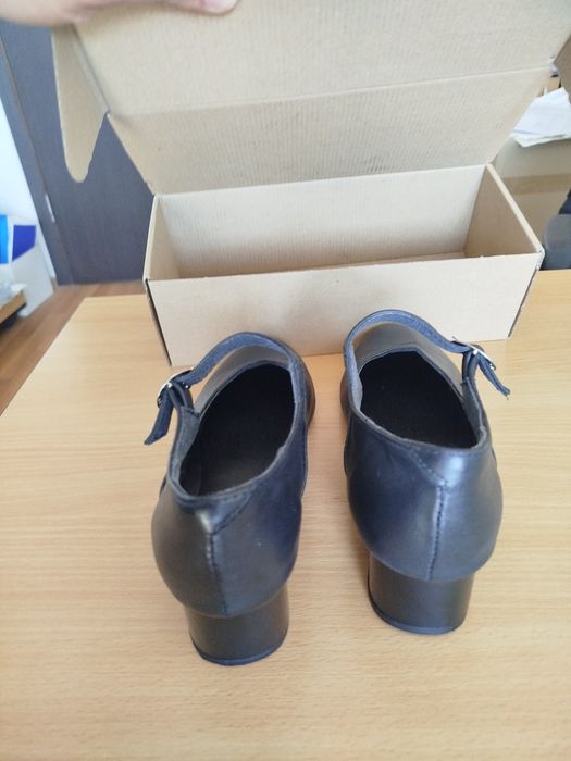 Дамски скарпини 39 номер